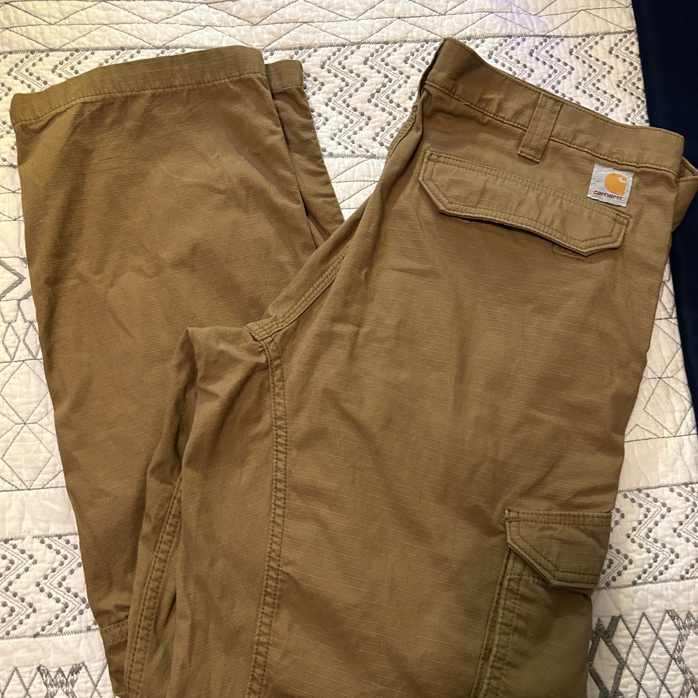 Men’s tan carhartt cargo jeans